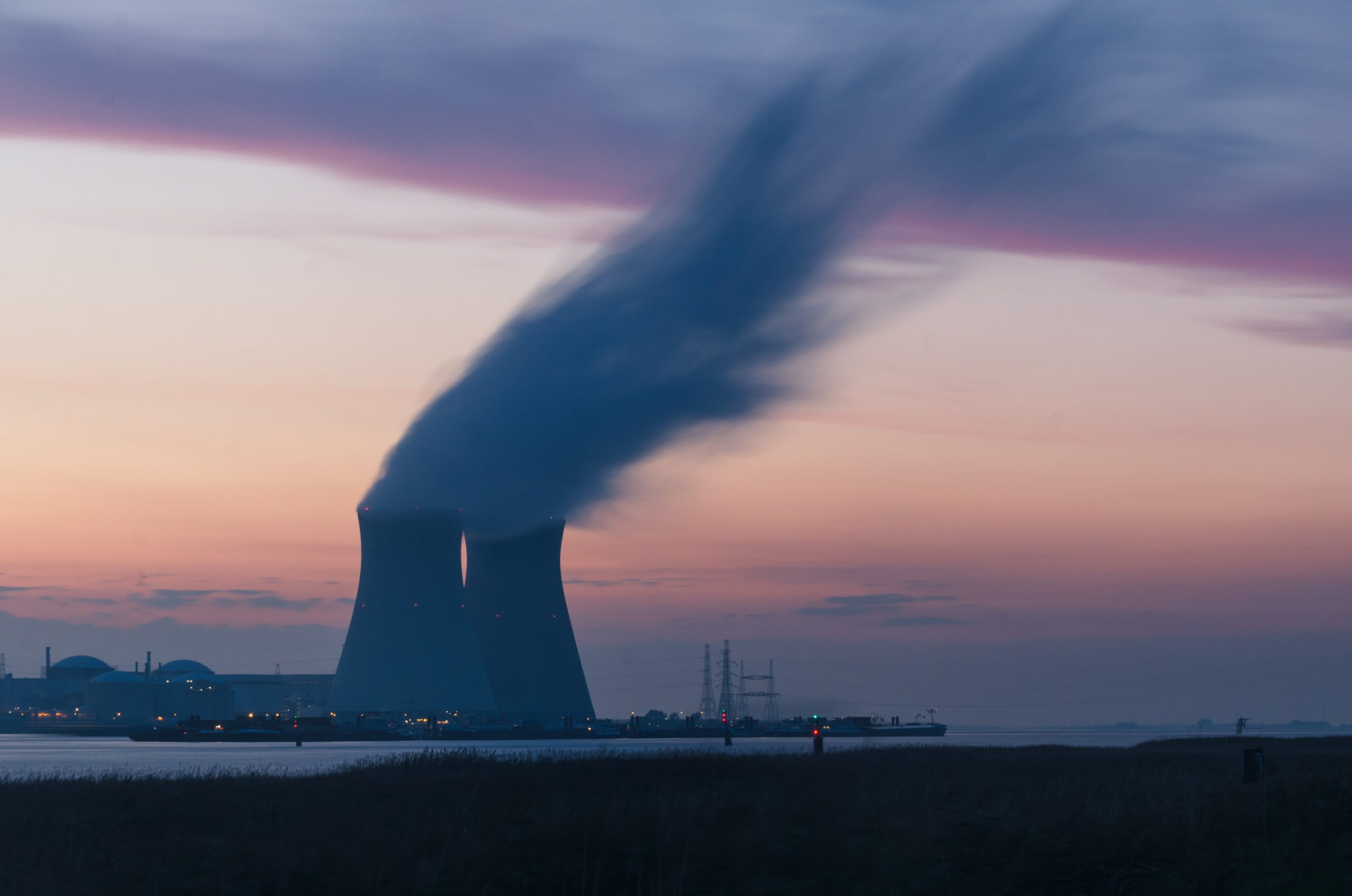 You are currently viewing [“Les menaces sur l’électricité sont dues aux défaillances de notre parc nucléaire” par Corinne Lepage]