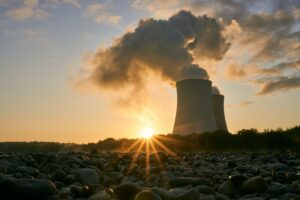 Lire la suite à propos de l’article [La construction de nouveaux réacteurs EPR ne peut en aucune manière disposer d’un régime dérogatoire – Par Corinne Lepage]