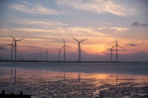 Lire la suite à propos de l’article [La Commission européenne propose un règlement établissant un cadre pour accélérer le déploiement des énergies renouvelables (2022/0367)]